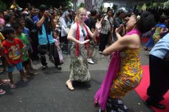 Wisman menari Tayub di Sleman