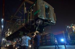 30 unit KRL asal Jepang tiba di Tanjung Priok