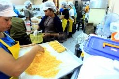 Kue olahan warga binaan lapas wanita Palembang