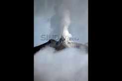 Abu vulkanik menyebar hingga radius 15km dari Sinabung