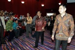 Hary Tanoe bersama Mahfud MD hadiri seminar nasional di Makassar