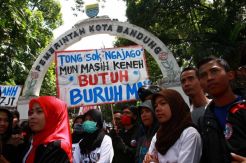 Buruh tuntut kenaikan upah