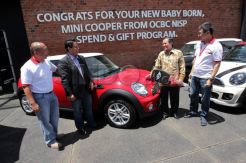 Pemenang program Spend and Gift OCBC NISP