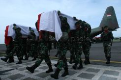 Jenazah korban kecelakaan helikopter Mi-17 tiba di Semarang