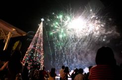 Kembang api spektakuler sambut Natal dan Tahun Baru di mall @ alam sutra