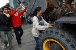 Penggusuran kios buku di Lapangan Merdeka Medan