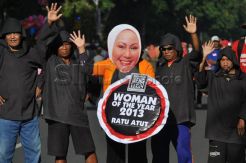 Atut dianugerahi Women of The Year 2013
