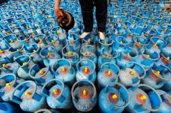 Pemerintah tinjau ulang harga gas elpiji 12 Kg