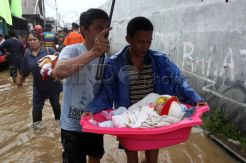 Banjir 3 meter warga Kalibata mengungsi