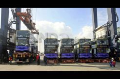 Lima bus tingkat wisata tiba dari China