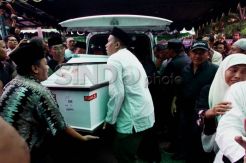 Suami Khofifah meninggal dunia di Sulawesi