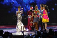 Syahrini penyanyi solo wanita Terdahsyat 2014
