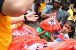 Bazar Sembako murah Artha Graha Peduli