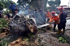Mobil terbakar tertimpa beringin Pura Pakualaman