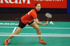 Febby Angguni taklukkan Saya Yamamoto di penyisihan Djarum Superliga Badminton 2014