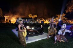 Test drive Honda Mobilio di kawasan Candi Prambanan