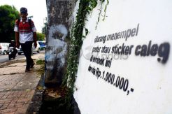 Warga Bandung denda Rp 1 Juta bagi  pelanggar stiker dan poster caleg
