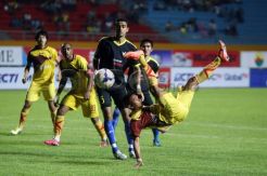 Gresik United paksa Sriwijaya FC bermain imbang 0-0 di Palembang