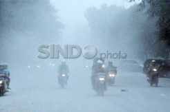 Jarak pandang terbatas, pengendara berhati-hati