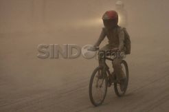Abu Vulkanik Kelud selimuti Jogja