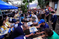 Ribuan kompor gas diberikan Yayasan Buddha Tzu Chi untuk korban banjir Manado