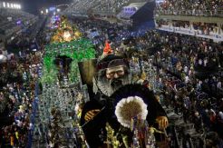 Meriahnya pesta jalanan di Rio de Janeiro