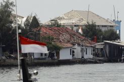 Gudang amunisi TNI AL di Tanjung Priok meledak