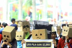 Aktivis Earth Hour Palembang gelar kampanye bijak menggunakan kertas