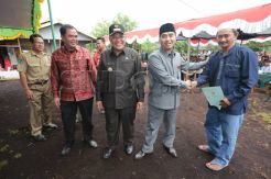Puluhan transmigran terima sertifikat tanah