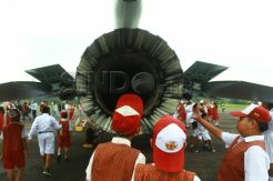Ratusan siswa saksikan dari dekat pesawat tempur milik TNI AU