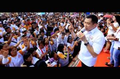 HT Disambut ribuan simpatisan Hanura di Tondano