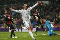 Real Madrid menang telak di kandang