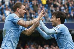 Manchester City menang telak di kandang