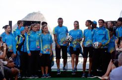 Kostum relawan Brazil 2014