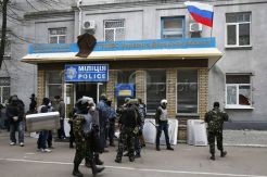 Kelompok bersenjata rebut pos polisi Ukraina