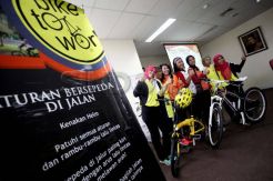 21 Srikandi bersepeda jelajah Mamuju-Makassar
