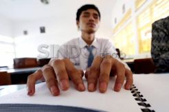 Siswa tunanetra di Surabaya ikuti Ujian Nasional
