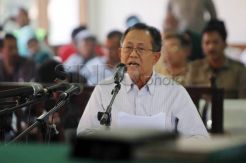 Dada Rosada bacakan nota pembelaan