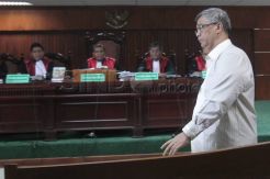 Akil Mochtar jalani sidang lanjutan