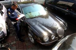 Lagi, KPK sita Jaguar Airin
