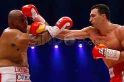 Vladimir Klitschko menang KO atas Alex Leapai