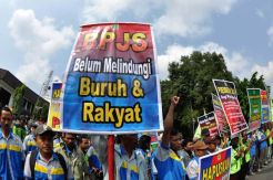 Buruh di Solo peringati May Day