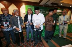 Dwi Sucipto luncurkan buku Road To Semen Indonesia