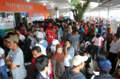 Berburu tiket kereta lebaran