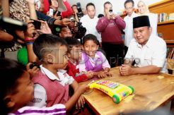 Prabowo Kunjungi Perpustakaan Desa dan Pedagang Beras di Bandung