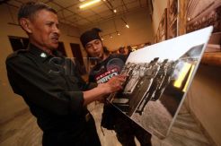 Bulan Bung Karno, Inen Rusnan Pamerkan Karya Foto Sejarah