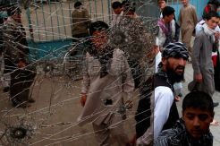 Capres Afghanistan Selamat dari Serangan Bom