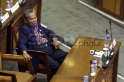 Bolos dan Tertidur di Rapat Paripurna