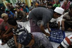 Air Zamzam Untuk Berbuka di Masjid Agung Kauman