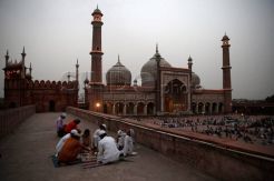 Buka Puasa Pertama Umat Muslim di India
